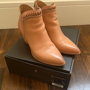 Frye Reed Feather Bootie Pale Bush - 9.5